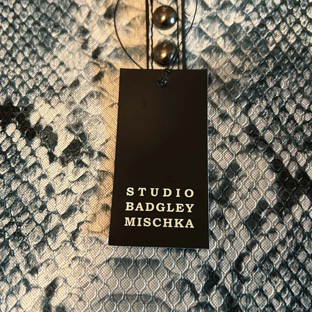 Studio Badgley Mischka, Vegan Leather, Light Blue Snake TOTE. NWT - Picture 15 of 16